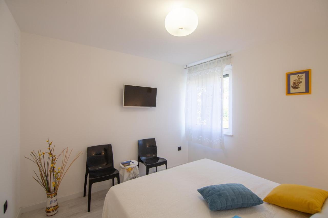 Apartments Nona Draga Комижа Экстерьер фото